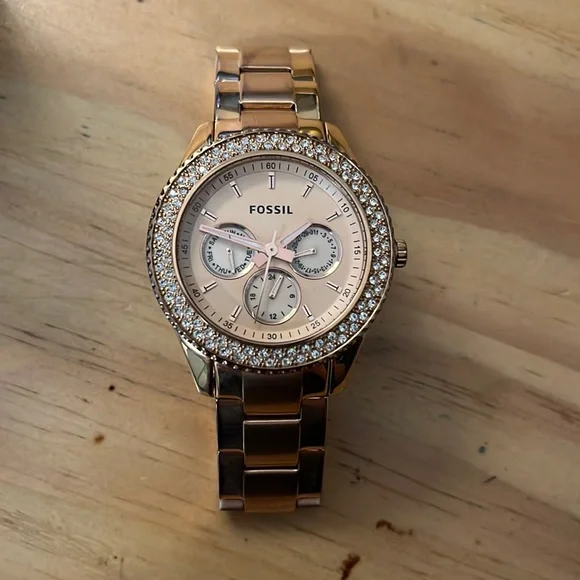 Fossil | Accessories | Rose Gold Fossil Watch | Poshmark display picture 3